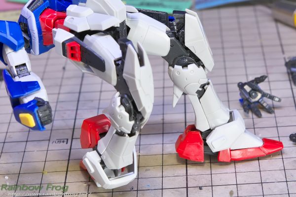 RG デスティニーガンダム 足関節 可動範囲