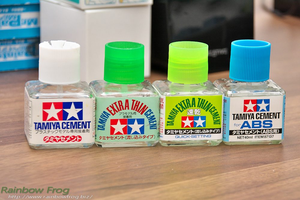 プラモデル用の接着剤