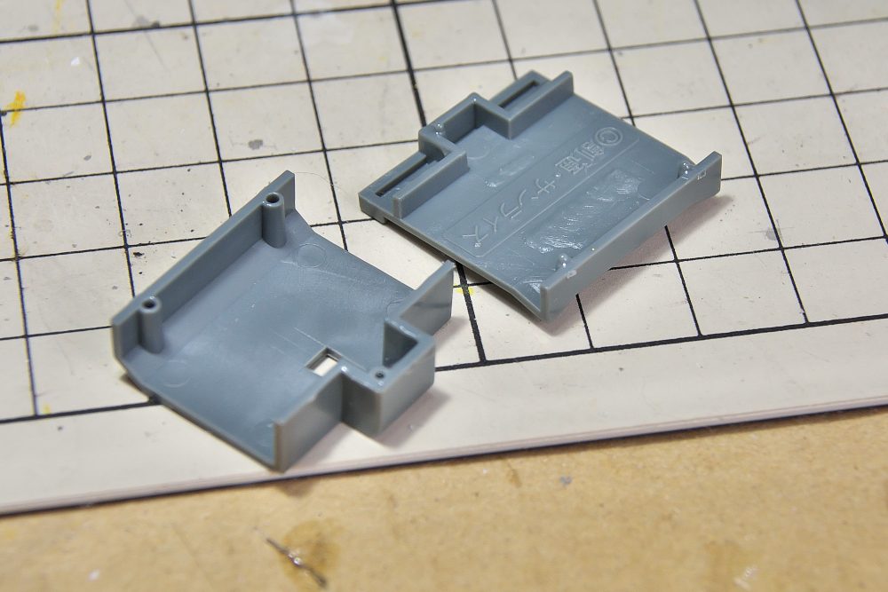 接着剤を塗って