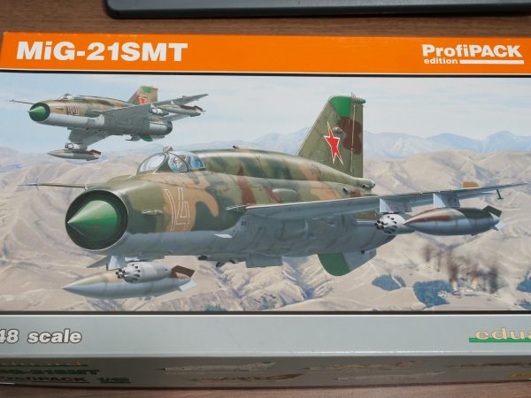 Eduard（エデュアルド）1/48 MiG-21SMT